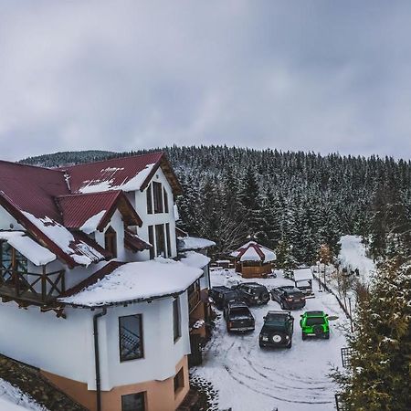 Pensjonat 12 Months Estate Myslovka Zewnętrze zdjęcie
