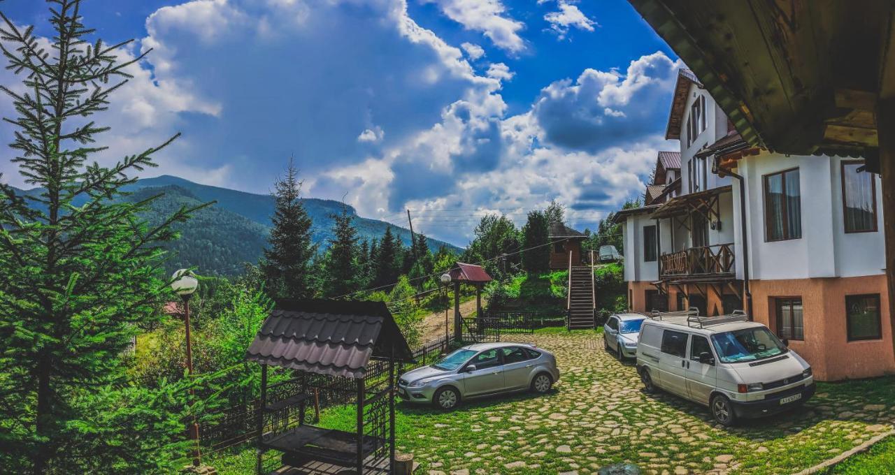 Pensjonat 12 Months Estate Myslovka Zewnętrze zdjęcie